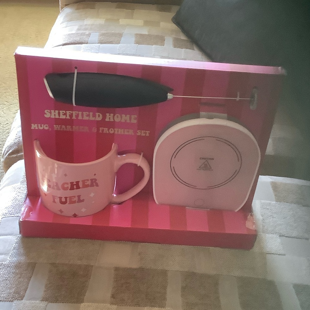 Sheffield Home Mug Warmer & Frother Set - Black and Pink